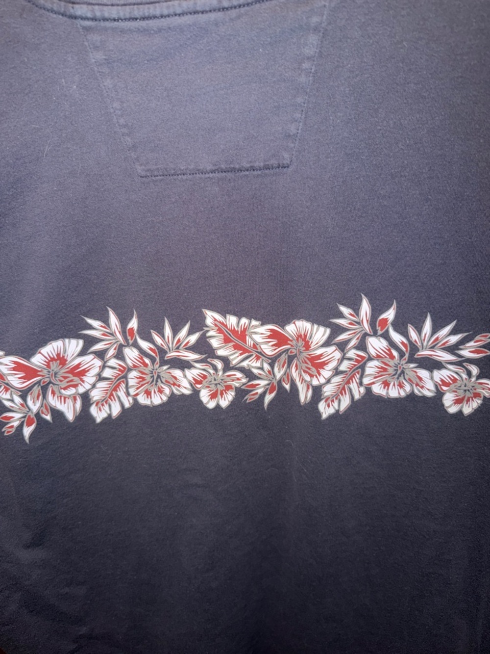 Speedo Navy Tee with Red and White Floral Band - Picture 7 of 7